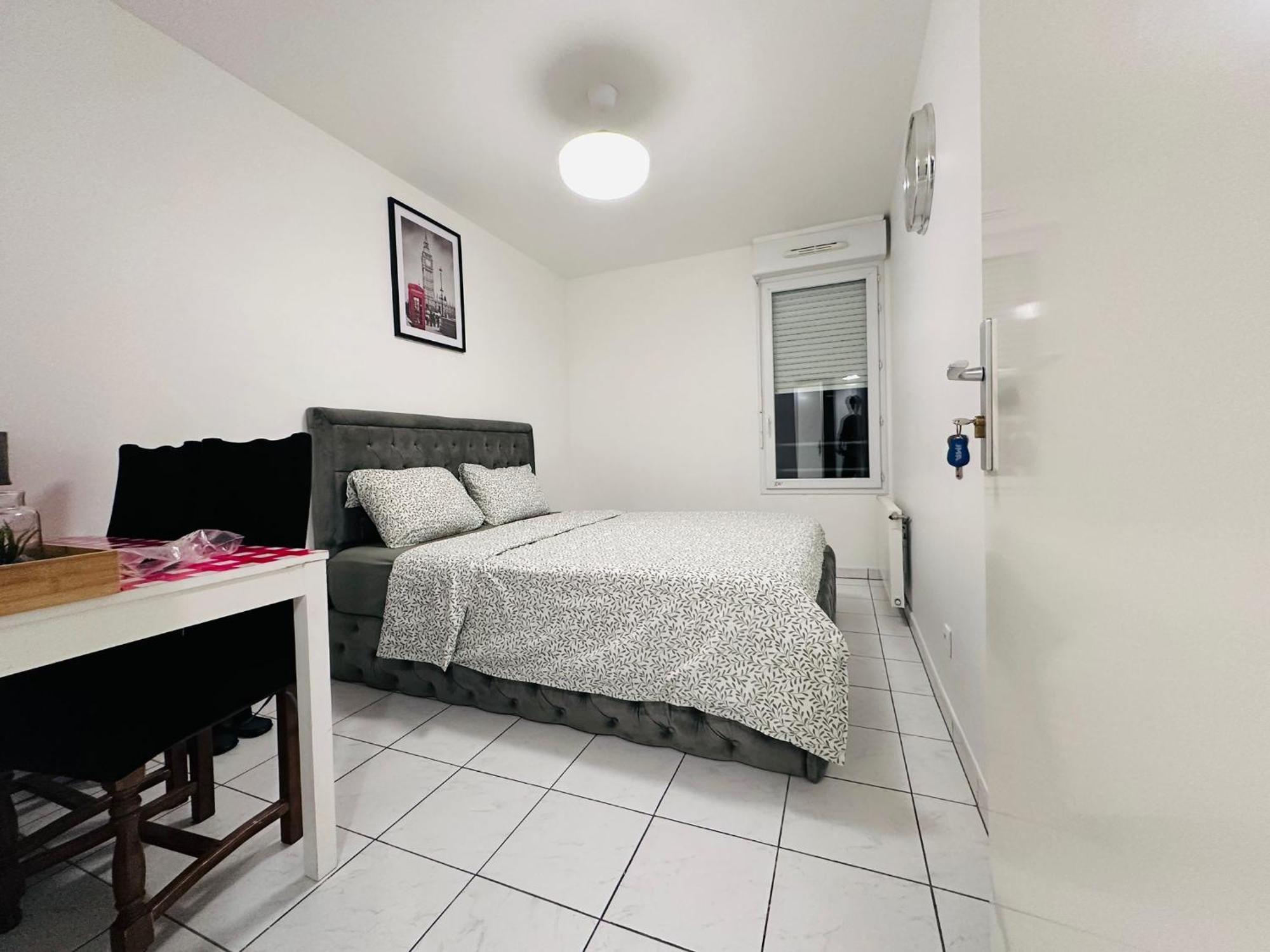 Sri-Indo Bobigny Paris Apartamento Exterior foto